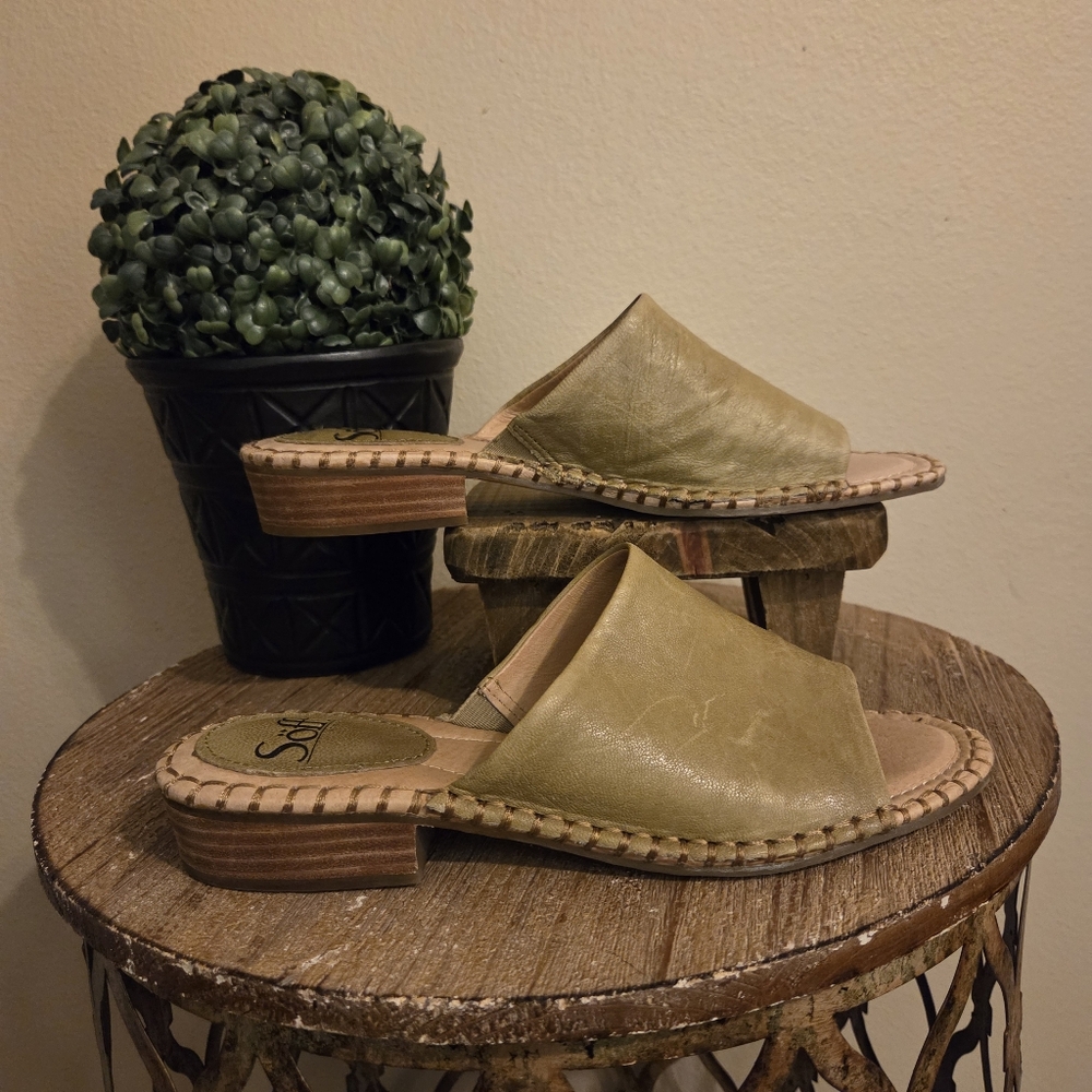 SÖFFT Nalanie‎ Olive Green Leather Blanket Stitch Slide-On Comfort Sandals SZ 9